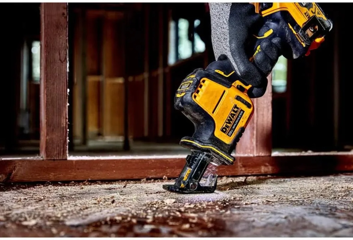 DEWALT DCS369 20V MAX* Sega a  - Metal Saw Reciprocating recensione e prezzo